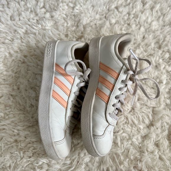 Adidas lace-ups. Kids size 1 - Picture 3 of 6